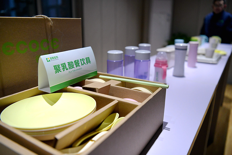 聚乳酸材料制成的餐饮具。蚌埠市委宣传部 供图